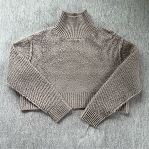 Elodie - Mockneck Cropped Sweater in Beige